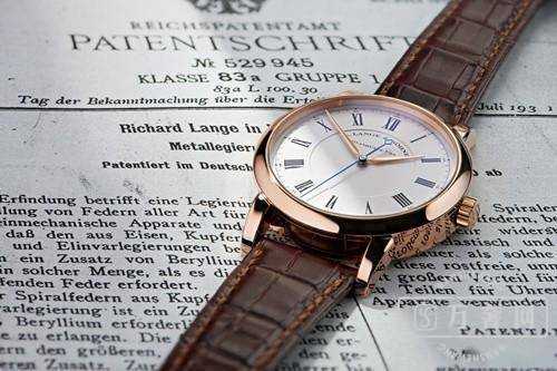 �Ʊ���ʹ�����ʸ����ʸ������ʸ�ϵ���ֱ�