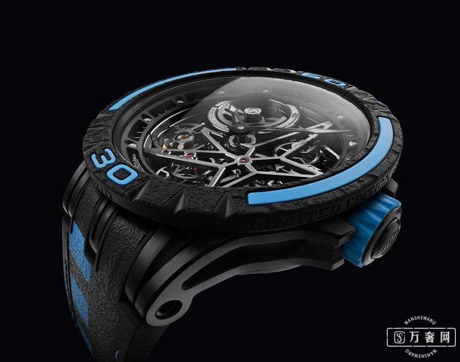 Roger Dubuis޽ܶűЯPirelli ȫ