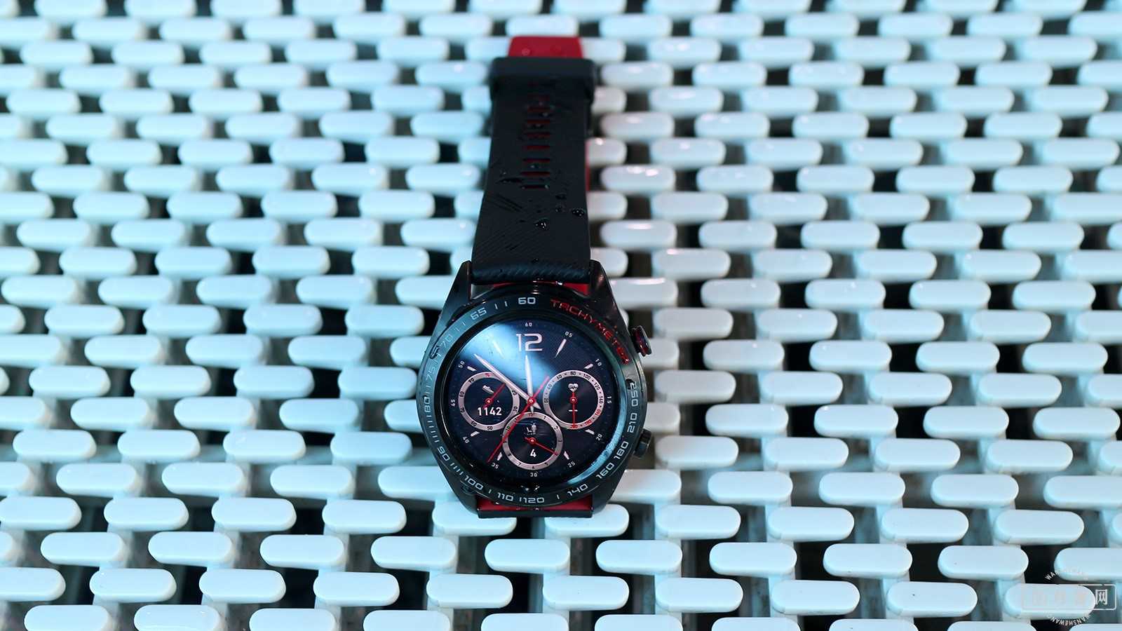 ᱡҫֱӾʵ:ΪΪֹ˶ֱ