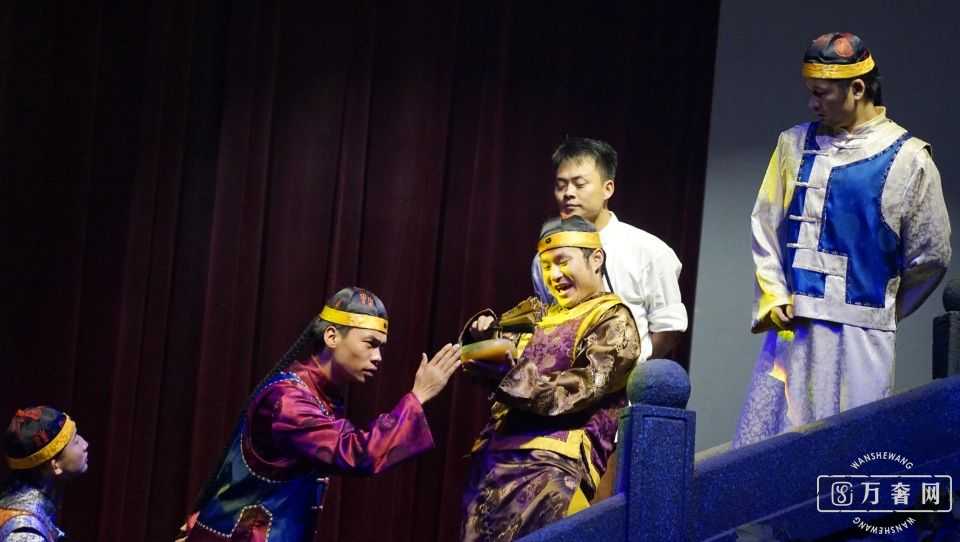 ѱ2000˿ܳԭʯ,ͰƤ,Ȼȫɫ